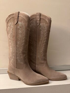 NEW Marc Fisher Suede Knee-High Cowboy Boots | Light Brown | 7.5 | New in Box